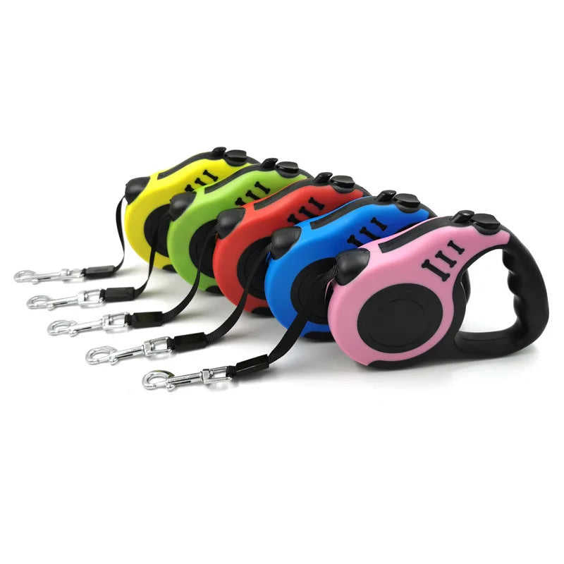 Retractable flexi dog leash in black with anti-slip handle and 3M or 5M nylon cord, designed for dogs of all sizes.