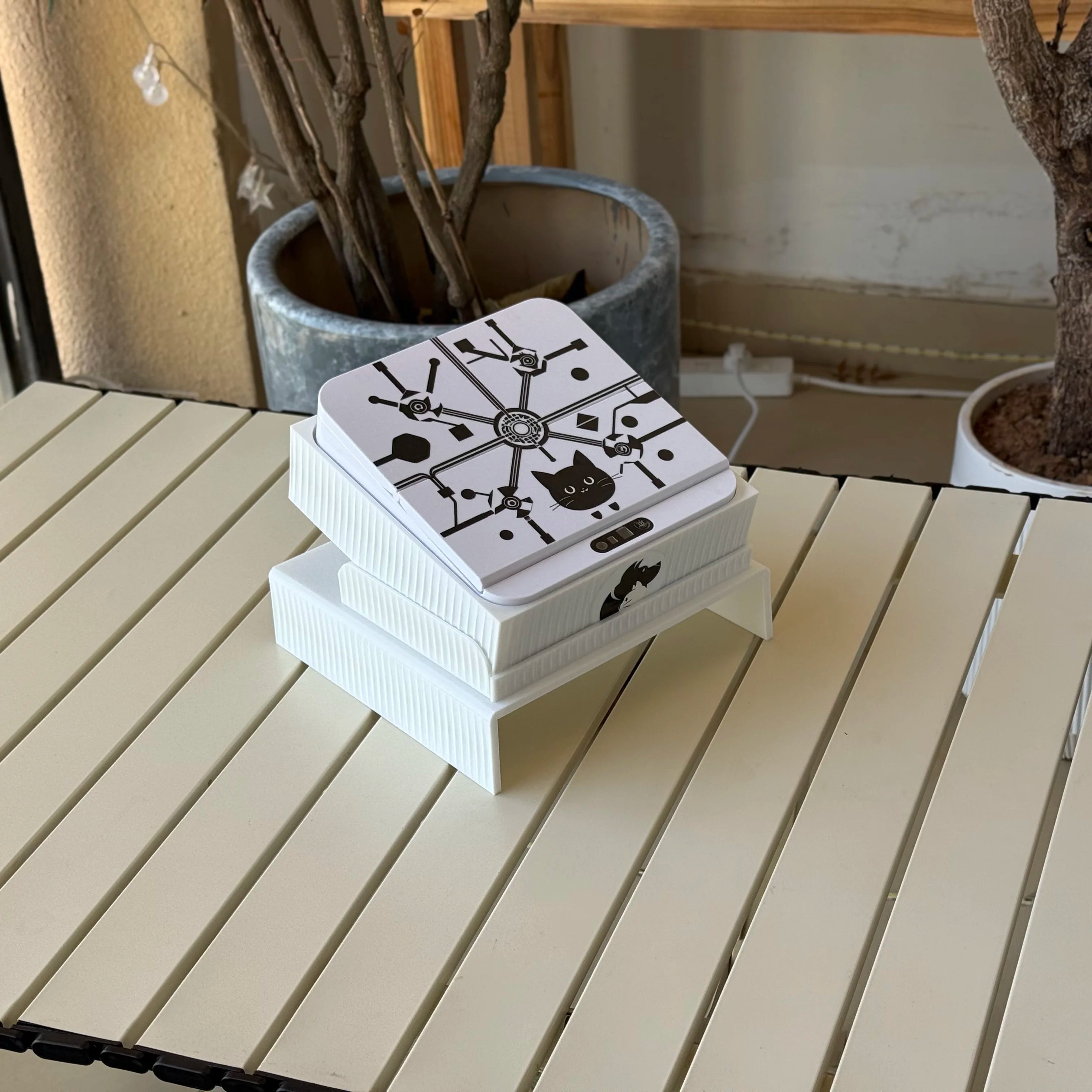 Smart RFID Cat Feeder – Automatic, Rechargeable & Infrared-Sensing