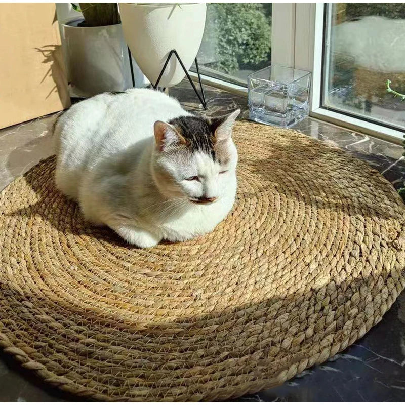 Round Rattan Cat Scratch Mat – Natural Woven Pad with Optional Teaser Ball