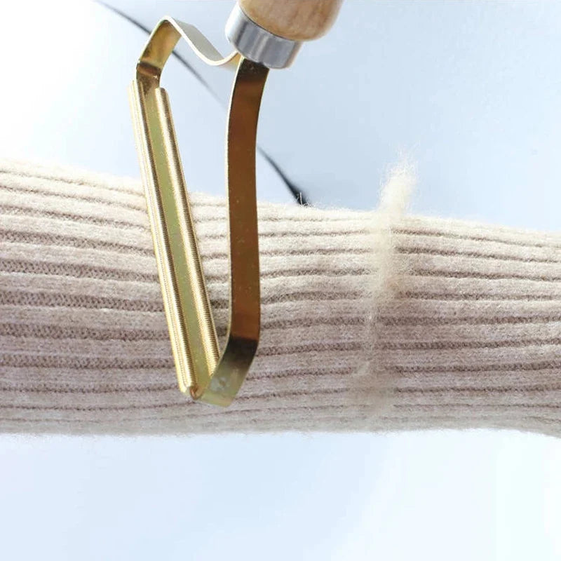 Portable Pet Hair & Lint Remover – Manual Brush for Clothes, Carpets & Upholstery