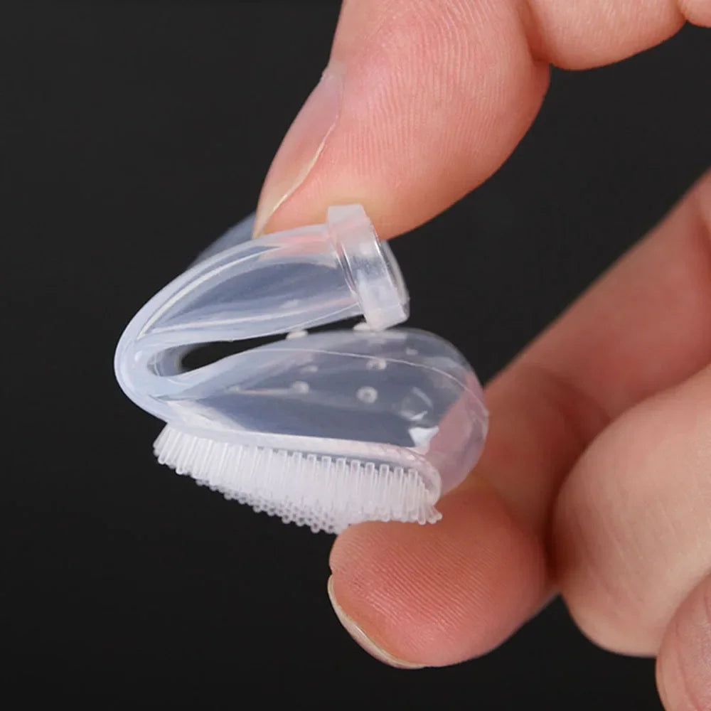 Portable Finger Toothbrush for Pets – Lightweight & Easy to Clean