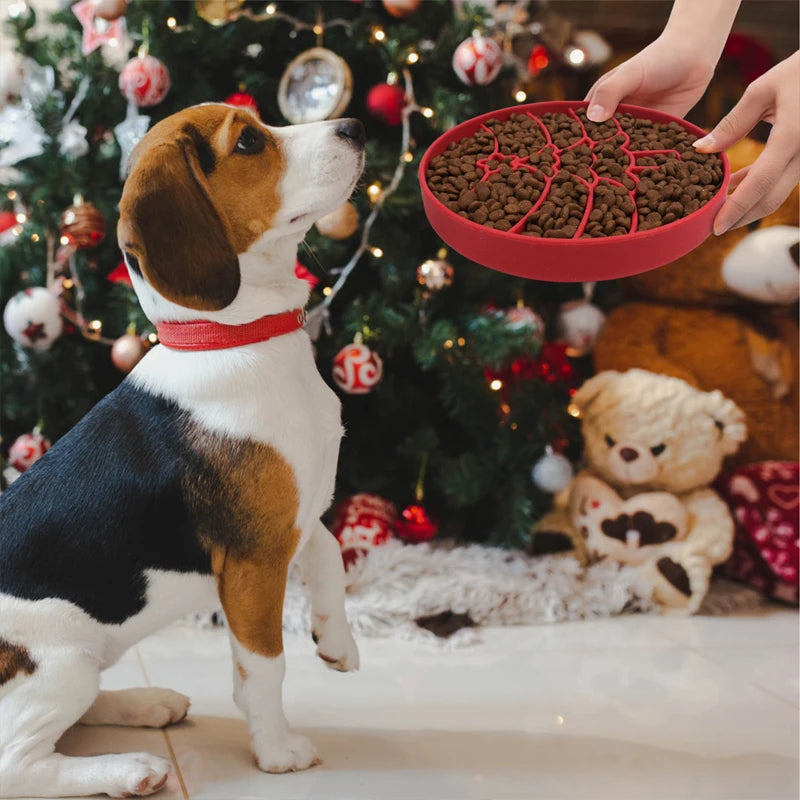 Christmas-Themed Silicone Slow Feeder Bowl – Fun &amp; Stress-Free Mealtime